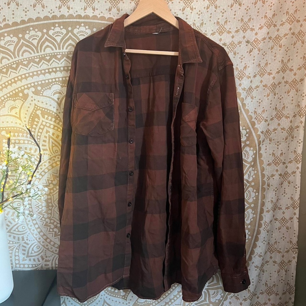 Urban Outfitters Men’s Brown Flannel Button Down T Shirt Size Medium